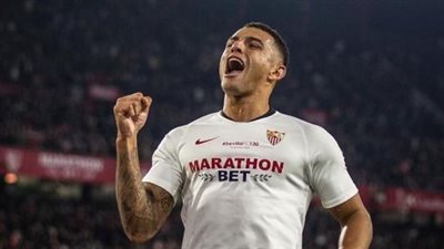 السيتي ينافس برشلونة وليفربول على ضم كارلوس