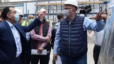 رئيس الوزراء يتفقد المشروعات الجاري تتفيذها بمدينة العلمين الجديدة