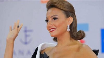 صناع فيلم ”معالى ماما” يودعون الديكور الخاص بالعمل