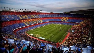 الاتحاد الأوروبي يدرس نقل مباراة برشلونة ونابولي