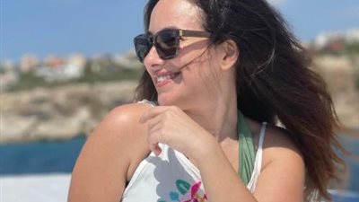 شيرى عادل تخطف قلوب جمهورها بإطلالة ساحرة