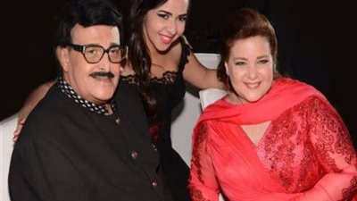 كل جمعة.. إيمي سمير غانم تزور قبر والديها