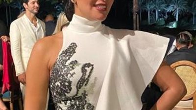 ميرهان حسين تتألق بالأبيض فى أحدث ظهور