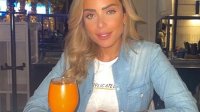 ريم البارودى تتألق فى أحدث جلسة تصوير وتعلق: سويت نوفمبر