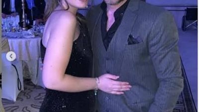 ليلى أحمد زاهر تشارك جمهورها بجلسة تصوير مع والدها