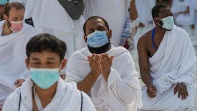 تعرف علي كواليس عملية تعقيم الحرم المكي بعد طواف الحجاج