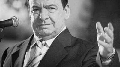 بالفيديو.. صباح فخرى يؤدى الأذان بصوته فى لقاء تلفزيونى نادر