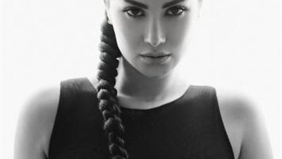 هدى الأتربى تستعرض جمالها بإطلالة مختلفة عبر ”انستجرام ”