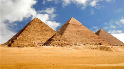 عاجل .. حكاية الكائنات الفضائية التى هبطت من السماء لبناء الأهرامات