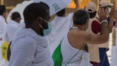 يوم القر.. الحجاج ينتهون من رمي الجمرات الثلاث