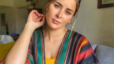 عائشة بن أحمد تجذب الأنظار بإطلالة مميزة عبر ”انستجرام”