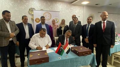 استعداداً لعودة العمالة المصرية إلي طرابلس: توقيع بروتوكول ربط إلكترونى مع ليبيا