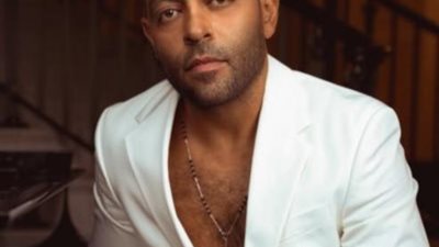 تامر عاشور يحتفل بفوز الأهلي على طريقته الخاصة