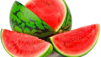 البطيخ.. الحل السحري للتخلص من تجاعيد البشرة