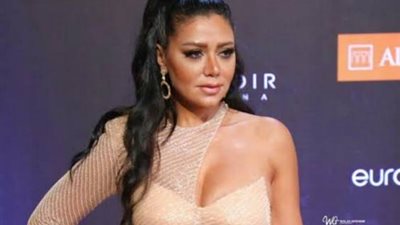 عاش يا وحش.. رانيا يوسف تستعرض رشاقتها البدنية من صالة الألعاب الرياضية