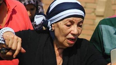 فى عيد ميلاد رجاء حسين.. وفاة نجلها غيرت حياتها وهاجمت مهرجان الجونة وحقيقة اعتزالها الفن