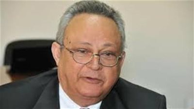 عميد كلية العلوم الإنسانية بجامعة بدر يفوز بجائزة سلطان بن على العويس الثقافية