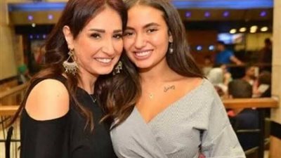 أمل رزق تكشف تطورات حالة نجلتها الصحية بعد إجرائها عملية جراحية