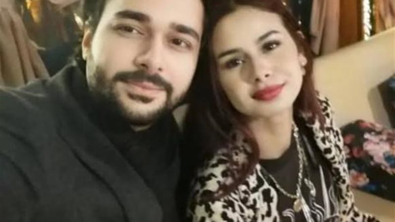 منة وزوجها