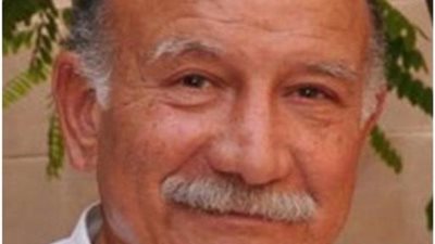 أشرف عبد الباقى ينعى أحمد خليل: كان استاذ كبير