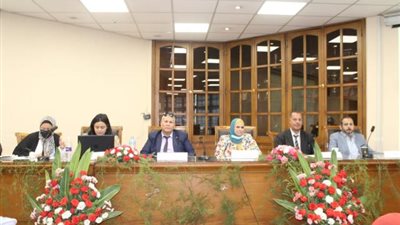 بالصور .. آداب عين شمس تنظم ندوة عن الزيادة السكانية بالتعاون مع المجلس القومي للصحة والسكان