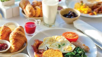 أهمها اللوز .. تعرفي على وجبة الإفطار الصحية