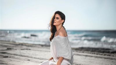 شاهد.. رشا مهدي تجذب أنظار جمهورها بجلسة تصوير جديدة