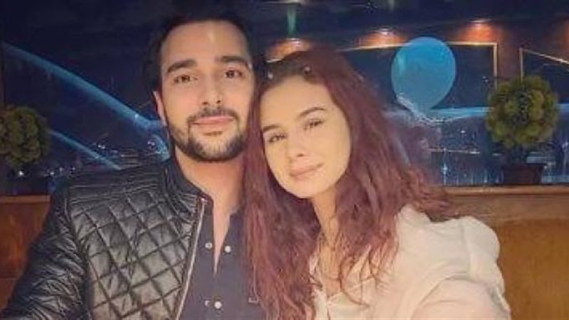 منة وزوجها