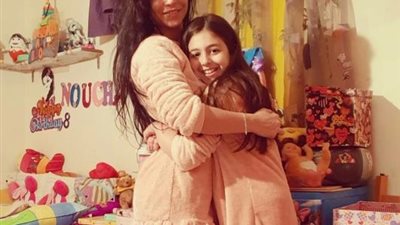 دوللي شاهين: ”منزلي تحطم في الإنفجار لكن أنا وعائلتى بخير”