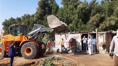 شاهد.. الجيزة تزيل تعديات علي النيل بمساحة 10 آلاف م بالبدرشين