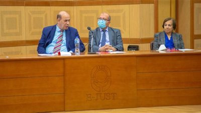 بالصور .. ورشة لريادة الأعمال في الصناعات الدوائية بالجامعة المصرية اليابانية