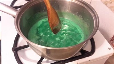 خلطة سحرية بـ 3 جنيه فقط لتطويل وتكثيف الشعر.. إليك الطريقة