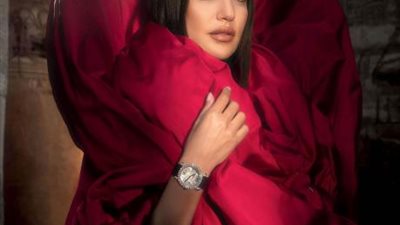 درة تتألق من أمام أحد المعابد فى أحدث جلسة تصوير