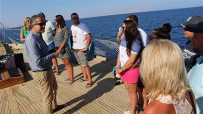 كورونا ”خرب بيتهم ” ..الحكومة تحتوي غضب 10 آلاف مرشد سياحي