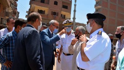 بالصور .. إزالة مبني مخالف بدون ترخيص بمدينة بنها