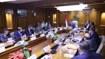 «الأعلى للمستشفيات الجامعية» يعلن خطة تطعيم المواطنين والطلاب بلقاح كورونا