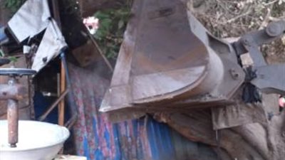 شاهد.. الجيزة تزيل حالات التعدي علي حرم السكة الحديد وكورنيش النيل بالقناطر والوراق