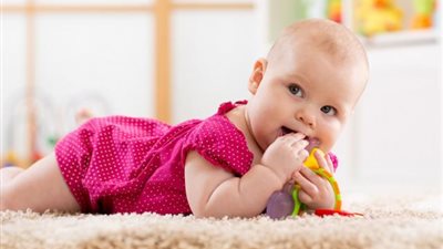 وصفات سحرية للتخلص من آلام تسنين الأطفال بدون مسكنات