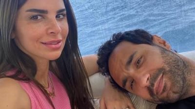 كريم فهمى بإطلالة رومانسية مع زوجته فى أحدث ظهور