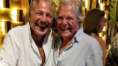 شاهد.. تعليق صادم من حسين فهمى حول أزمة شقيقة مع طليقته