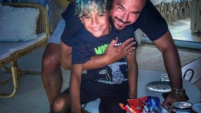 بالصورة.. محمود العسيلي يحتفل بعيد ميلاد نجله وهذه رسالته له