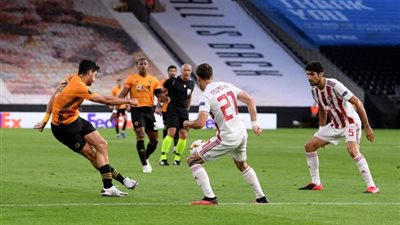 كوكا يشارك في وداع أولمبياكوس للدوري الأوروبي أمام ولفرهامبتون