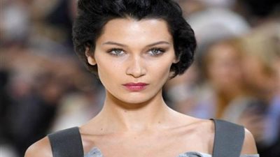 مفيش كمامة.. الشرطة الأمريكية تتحدى كورونا وبيلا حديد تسخر منهم