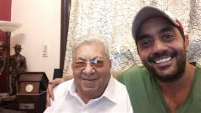 أحمد فلوكس يكشف تطورات الحالة الصحية لوالده فاروق فلوكس