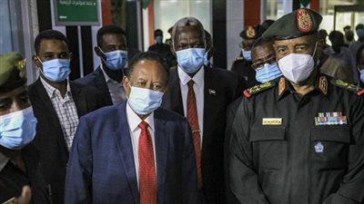 كل ما تُريد معرفته عن الاتفاق السياسي بين البرهان وحمدوك لحل الأزمة في السودان