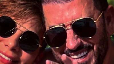 فائق حسن يغازل زوجته بكلمات رومانسية