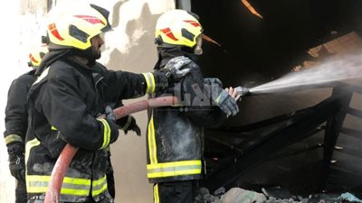 حريق ضخم في ورشة بعزبة الصعيدي بدمياط