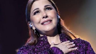 ماجدة الرومي لشباب لبنان:”اعتذر منكم لأنه سلمناكم بلد لا سيد ولا حر ولا مستقل”