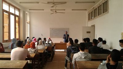 بالصور .. جامعة حلوان تحرر 5454 مواطن من الأمية في الفترة من أكتوبر 2020 حتى يوليو 2021