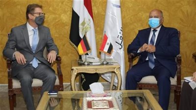 وزير النقل يبحث مع السفير الألماني بالقاهرة تعزيز التعاون المشترك